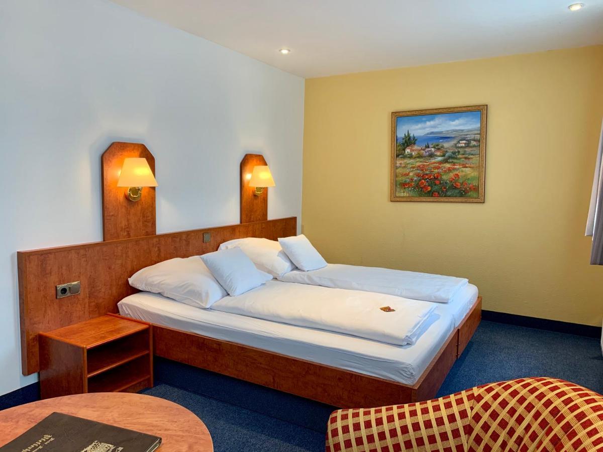 Pfefferhoehe Hotel & Restaurant Alsfeld Dış mekan fotoğraf